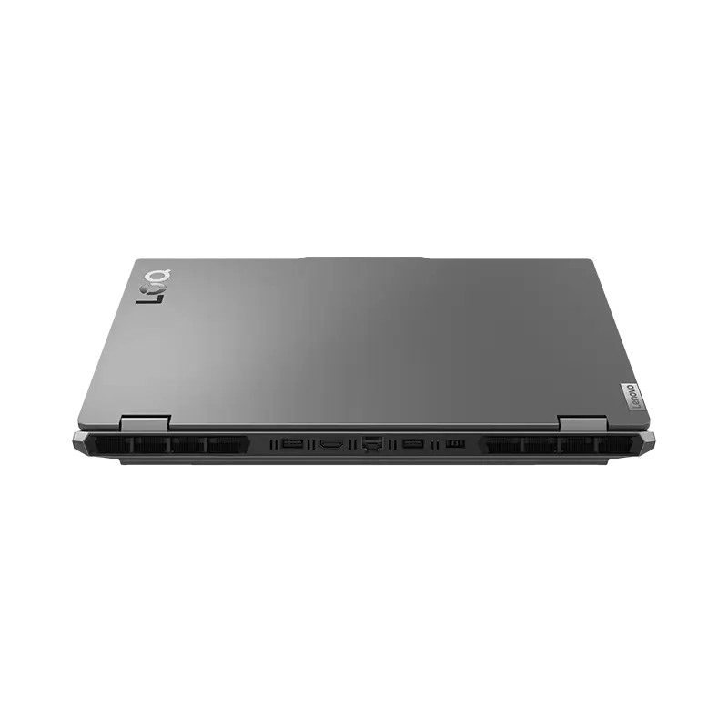 Parte trasera del LOQ 15ARP9 mostrando puertos de carga, ventilación y diseño de líneas del cover