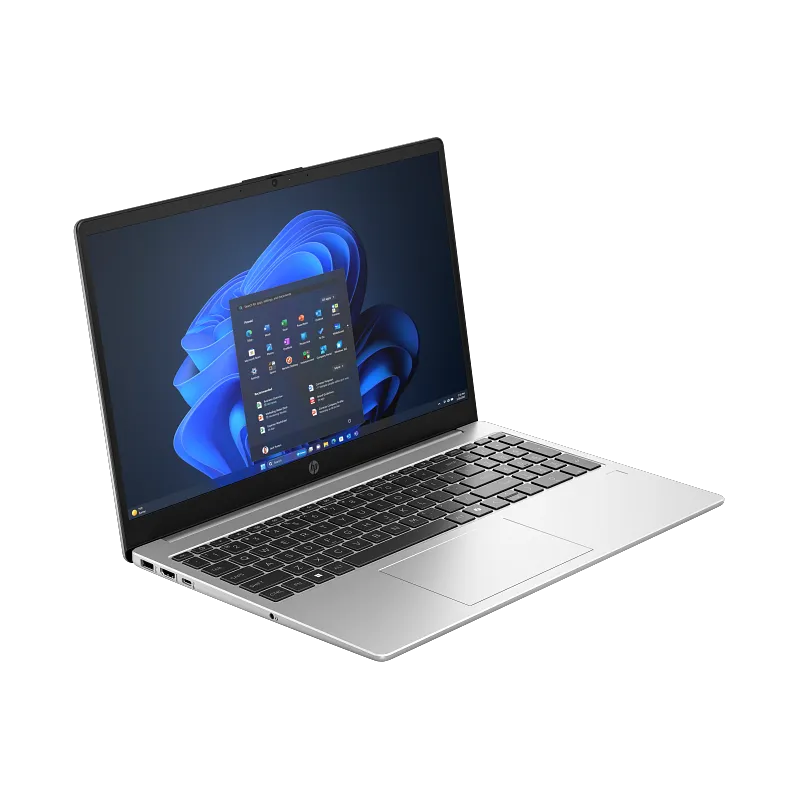 Laptop HP 250R G10 | Intel Core 5 120U, 16GB RAM, 512GB SSD, FreeDOS, Pantalla 15.6" HD 6 Vista lateral izquierda de la HP 250R G10, mostrando puertos USB-C con carga y video, HDMI 1.4b y conector de audio combo. Diseño delgado de 1.17 cm.