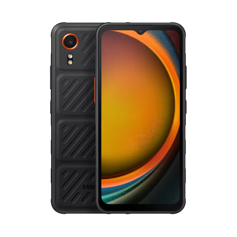 Celular Samsung Galaxy XCover7 6GB 128GB - Pantalla 6.6" FHD+, Cámara 50MP, Batería Extraíble 4050mAh 3 Samsung Galaxy XCover7 en vistas frontal y trasera, mostrando su pantalla PLS LCD de 6.6 pulgadas con resolución FHD+ 1080x2408, cámara principal de 50MP y diseño robusto. Equipado con procesador Octa-Core, 6GB RAM, 128GB almacenamiento expandible, batería extraíble de 4050 mAh, resistencia militar y conectividad 5G.