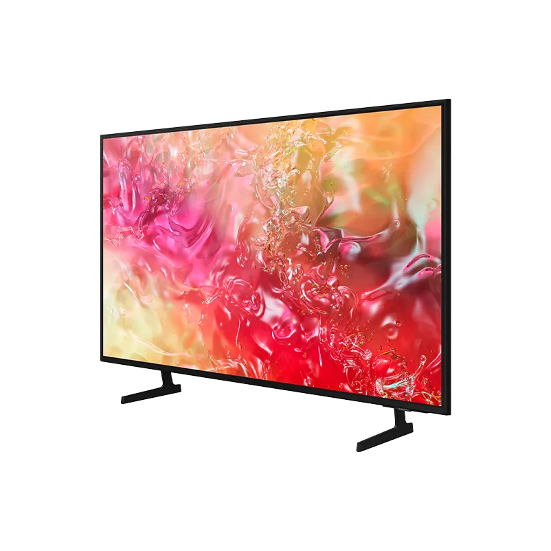 Vista frontal en ángulo del Samsung 50" UN50DU7000PCZE con base plana FLAT FEET color negro, destacando su perfil delgado de 60 mm sin base y dimensiones de 1120.3 x 694 mm con base. Incluye control remoto TM2240A.